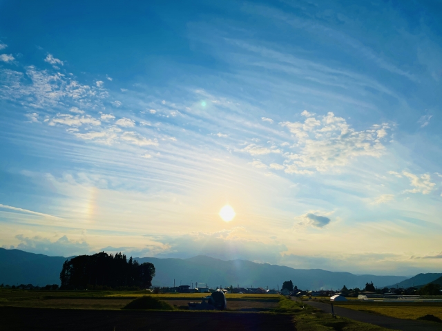 夕方のやわらかい光の空